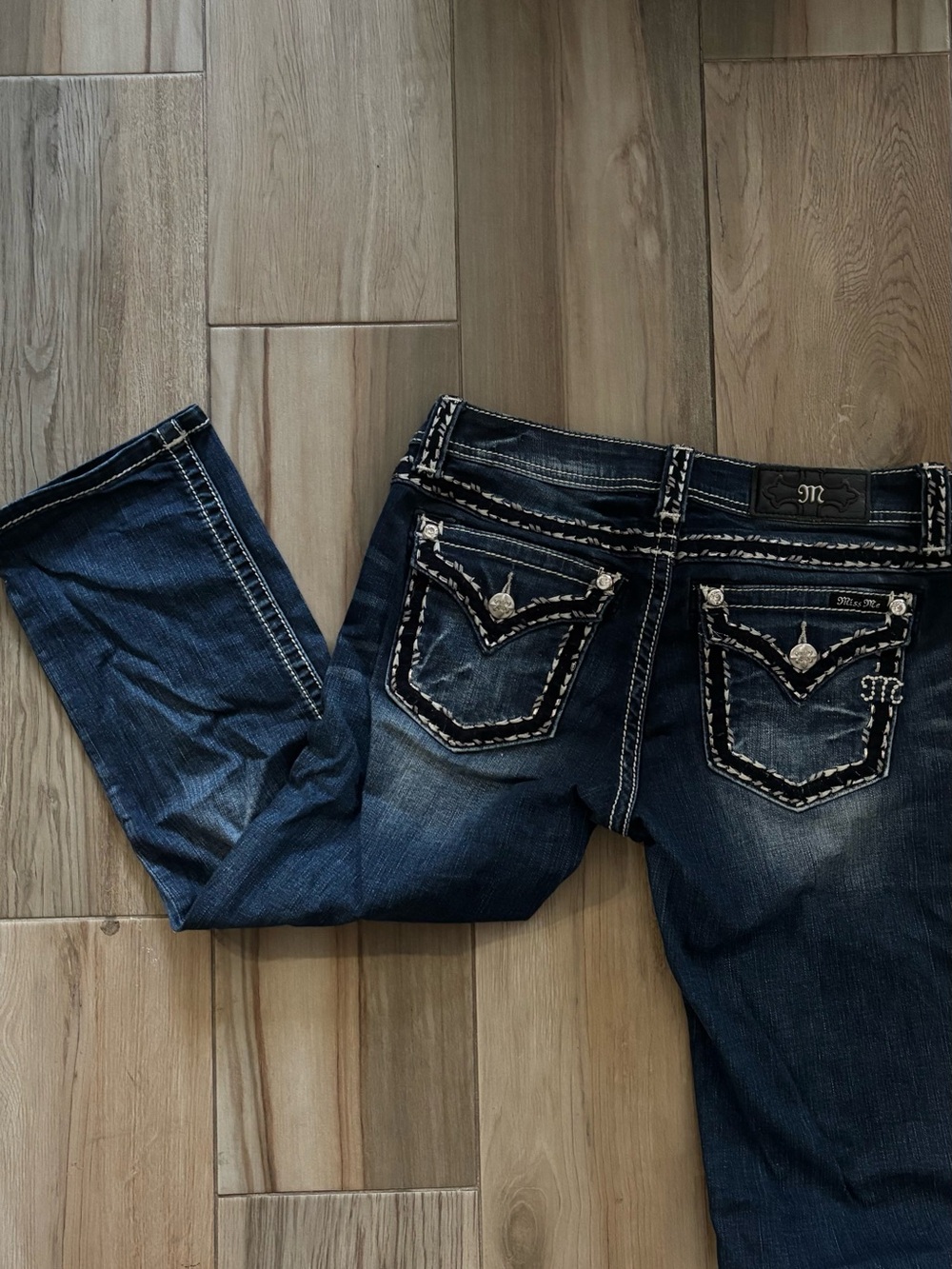 Signature Dark Blue Capri Jeans with Embroidered Back Pockets
